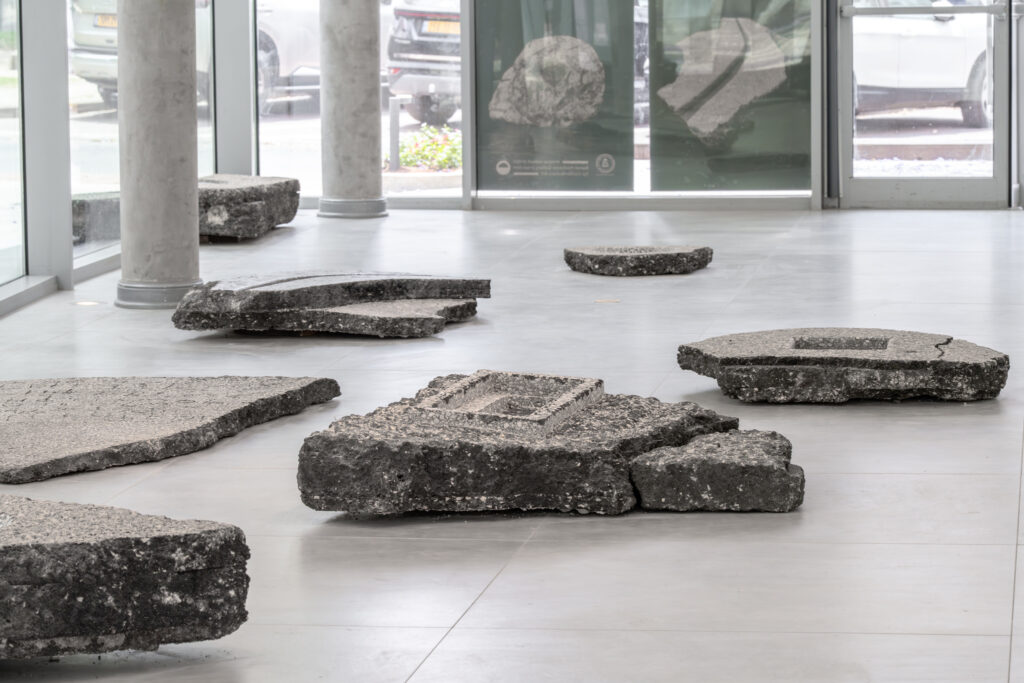 מרחבים חמקמקים 