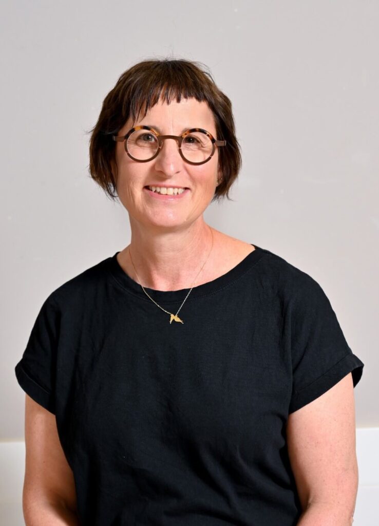 שירה סילברסטון